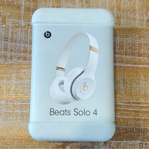 NEW Beats by Dre Solo 4 Headphones- White and Gold